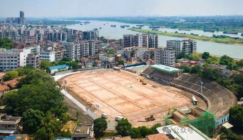 金聯(lián)宇電纜集團(tuán)捐贈(zèng)電線電纜物資助力云秀山體育場升級(jí)改造